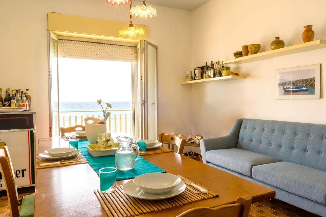 Sea Paradise - Il Mare Sotto La Finestra Apartment *